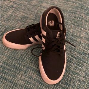 Adidas Sneakers 👟